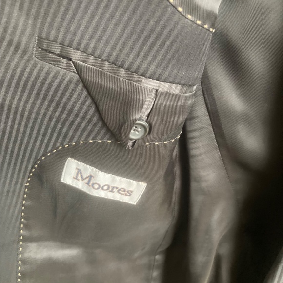 Men’s black suit - Picture 3 of 5